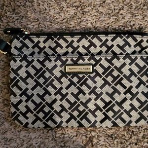 Authentic Tommy Hilfiger Wristlet